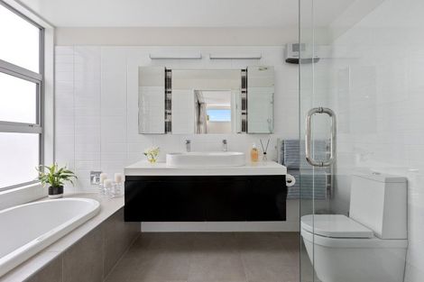 Photo of property in 86 Hinau Street, Riccarton, Christchurch, 8041