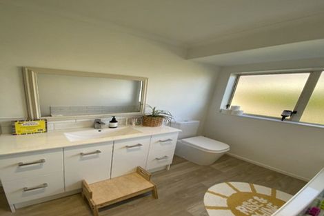 Photo of property in 51 Ararino Street, Trentham, Upper Hutt, 5018