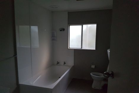 Photo of property in 32 Thurleigh Grove, Karori, Wellington, 6012