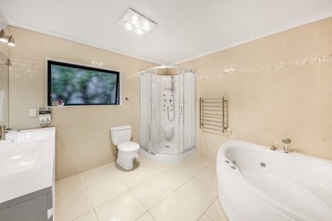 Photo of property in 86 San Marino Drive West, Henderson, Auckland, 0612