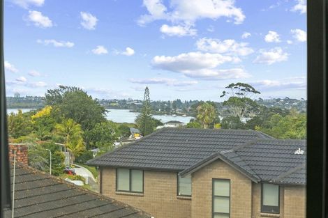 Photo of property in 7/27 Carole Crescent, Pakuranga, Auckland, 2010