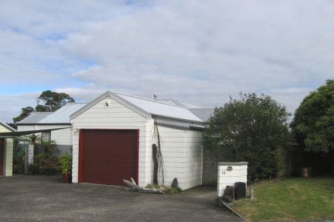 Photo of property in 14 Clare Place, Glenfield, Auckland, 0629