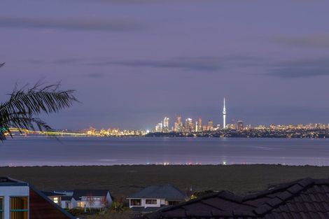 Photo of property in 5 Graceview Way, West Harbour, Auckland, 0618