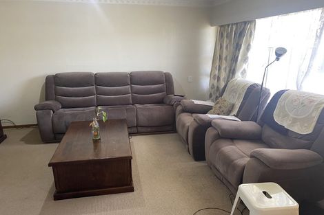 Photo of property in 1 Kingswood Road, Papatoetoe, Auckland, 2025