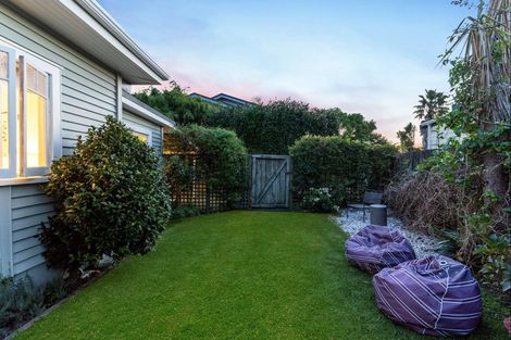 Photo of property in 220 Waitaha Road, Welcome Bay, Tauranga, 3112