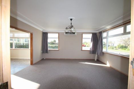 Photo of property in 47 Broadway, Stratford, 4332