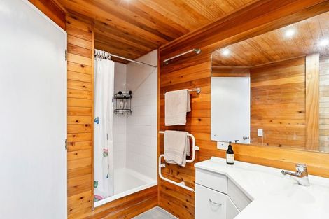 Photo of property in 3 Countess Close, Maupuia, Wellington, 6022