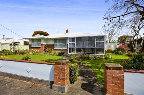 Photo of property in 75 Domett Street, Waitara, 4320