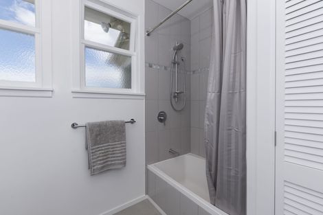 Photo of property in 65 Henderson Crescent, Parkvale, Tauranga, 3112