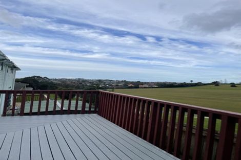 Photo of property in 3/485 Don Buck Road, Massey, Auckland, 0614