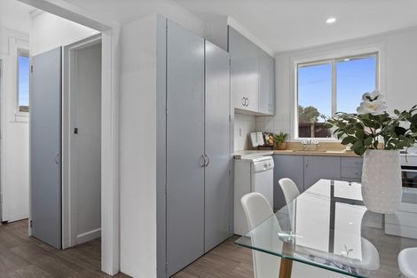 Photo of property in 2 Fulham Street, Islington, Christchurch, 8042