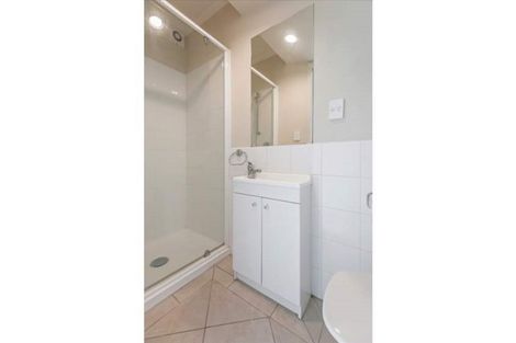 Photo of property in 28 Verdale Circle, Glen Eden, Auckland, 0602