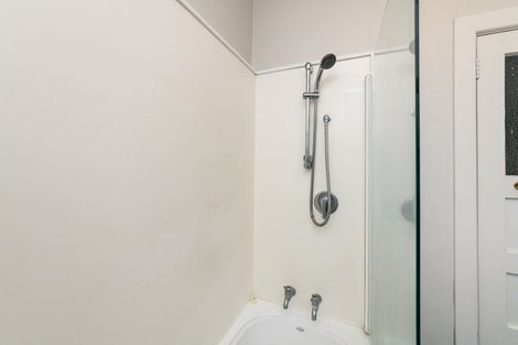 Photo of property in 76a Wood Street, Takaro, Palmerston North, 4410