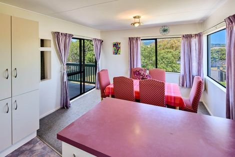 Photo of property in 8 Ross Grove, Paraparaumu, 5032