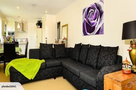 Photo of property in 1/5 Borich Road, Sunnyvale, Auckland, 0612