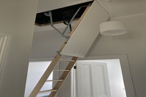 Photo of property in 31 Scarborough Terrace, Mount Victoria, Wellington, 6011