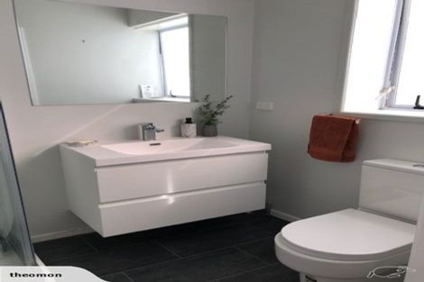 Photo of property in 125 Chamberlain Road, Massey, Auckland, 0614