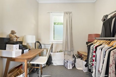 Photo of property in 2 Linwood Way, Island Bay, Wellington, 6023