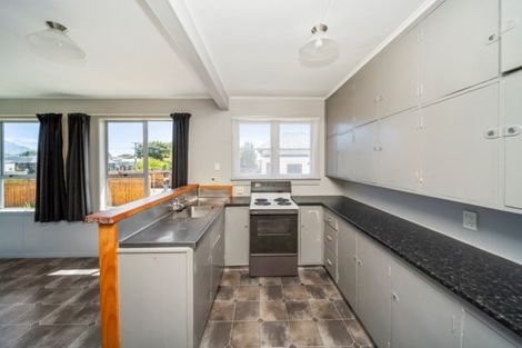 Photo of property in 130 Miranda Street, Stratford, 4332