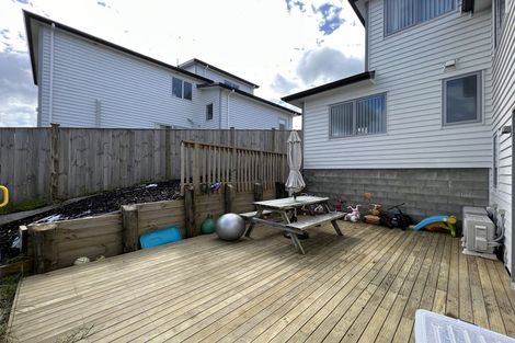 Photo of property in 10 Takurua Terrace, Orewa, 0931