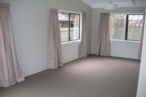 Photo of property in 2/7 Domain Road, Weymouth, Auckland, 2103