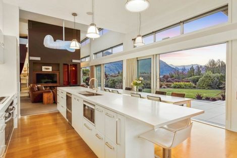 Photo of property in 16 Waimana Place, Wanaka, 9305