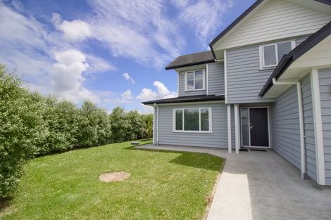 Photo of property in 17 Walter Ruddock Avenue, Kumeu, 0810