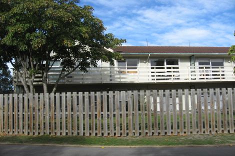 Photo of property in 2 Takaro Avenue, Sockburn, Christchurch, 8042