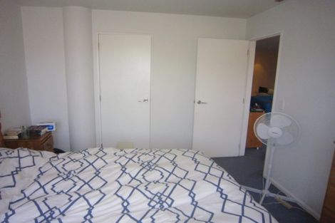Photo of property in 4b/5 Kent Terrace, Mount Victoria, Wellington, 6011