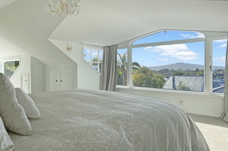 Photo of property in 19 St Aubyn Street, Devonport, Auckland, 0624