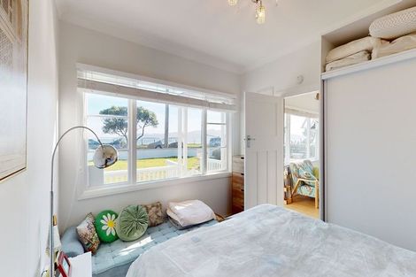Photo of property in 96 Marine Parade, Paraparaumu Beach, Paraparaumu, 5032