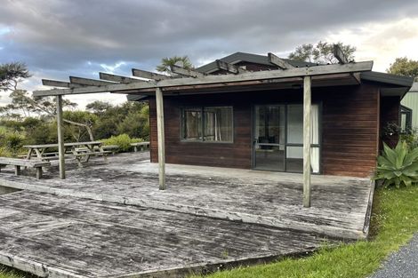 Photo of property in 185 Red Hills Road, Massey, Henderson, 0782