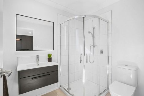 Photo of property in 525e Mangorei Road, Highlands Park, New Plymouth, 4312
