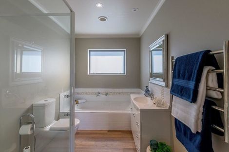 Photo of property in 35 Rauparaha Street, Waikanae Beach, Waikanae, 5036