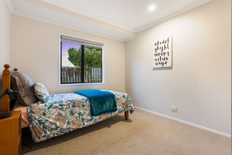 Photo of property in 24 Cinnabar Place, Westgate, Auckland, 0614