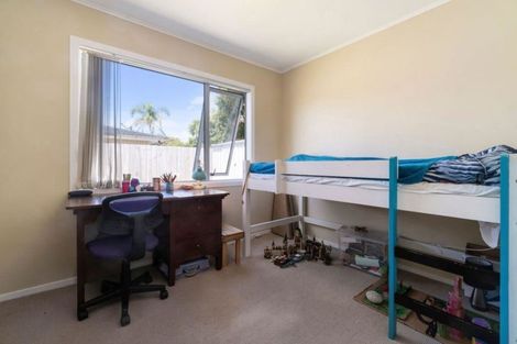 Photo of property in 1/17a Tawa Road, Te Atatu Peninsula, Auckland, 0610
