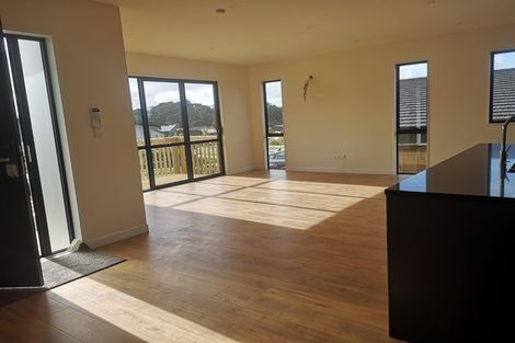 Photo of property in 4 Joseph Kokich Avenue, Swanson, Auckland, 0614