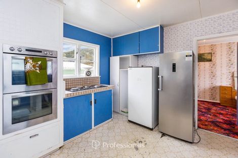 Photo of property in 21 Hay Street, Wainuiomata, Lower Hutt, 5014
