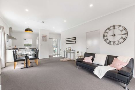 Photo of property in 30 Ipukarea Street, Weymouth, Auckland, 2103