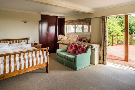 Photo of property in 8 Tirowhanga Road, Paremata, Porirua, 5024