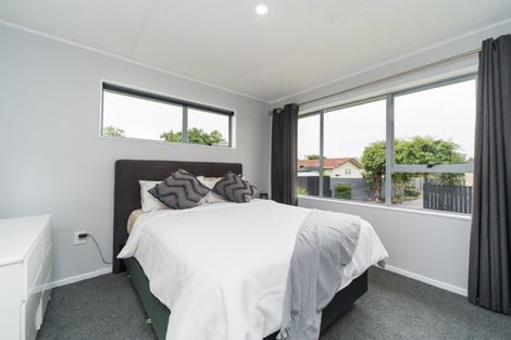 Photo of property in 9 Hinau Place, Cloverlea, Palmerston North, 4412