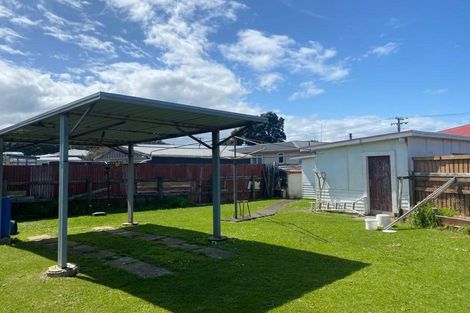 Photo of property in 12 Albany Street, Patea, 4520