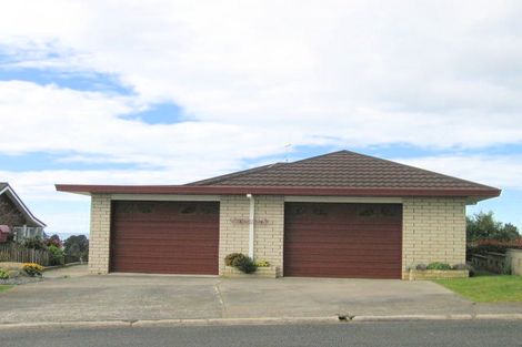 Photo of property in 110 Fernleigh Glade, Whangamata, 3620