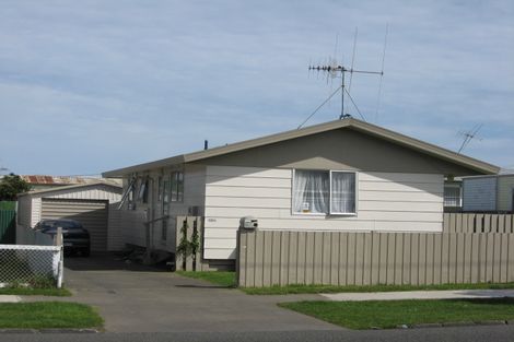 Photo of property in 121 Cornfoot Street, Castlecliff, Whanganui, 4501