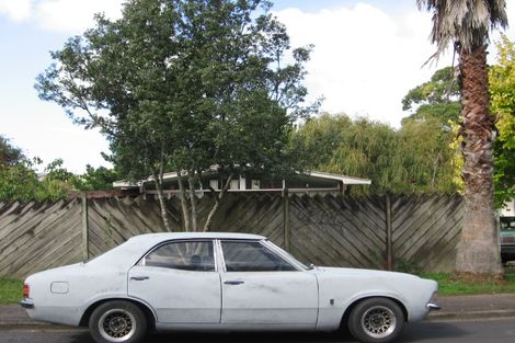 Photo of property in 26 Aquarius Avenue, Glen Eden, Auckland, 0602