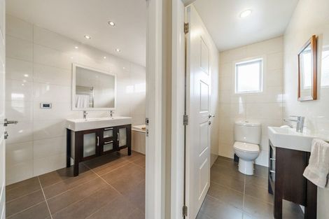 Photo of property in 43 Seymour Grove, Kingsley Heights, Upper Hutt, 5018