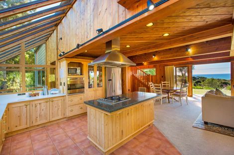 Photo of property in 39 Whaanga Road, Raglan, 3297