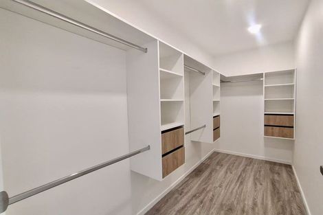 Photo of property in 11 Portadown Avenue, Pakuranga Heights, Auckland, 2010