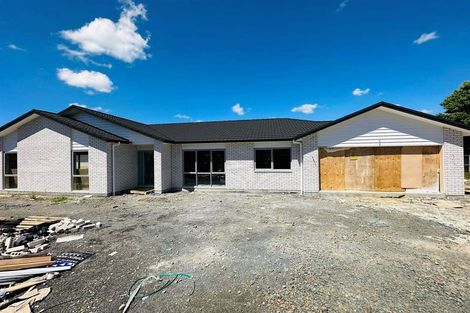 Photo of property in 16 Kilmacrennan Drive, Rosehill, Papakura, 2113