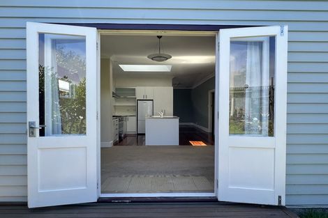 Photo of property in 460 Broadway, Miramar, Wellington, 6022